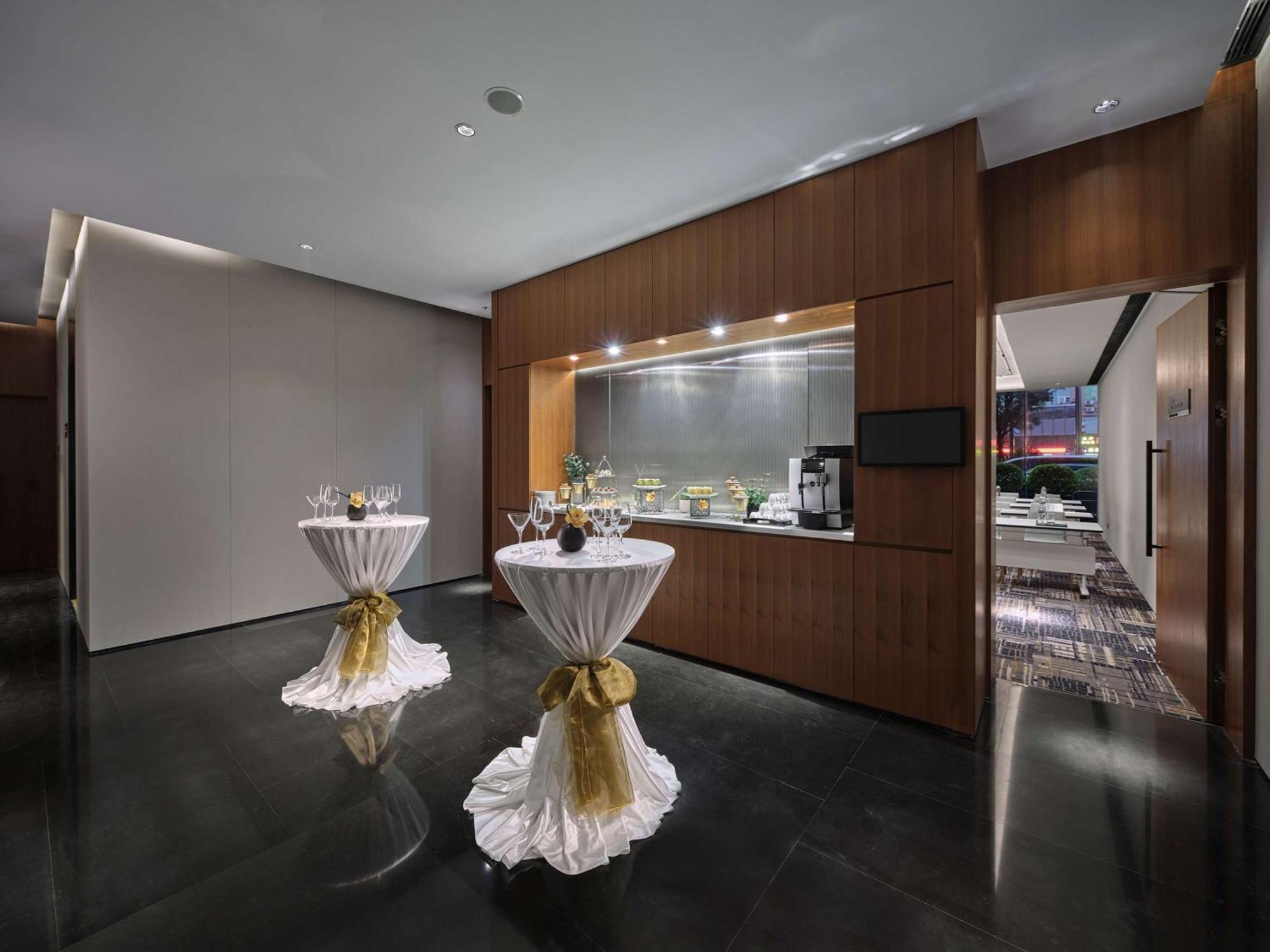 Hilton Garden Inn Guangzhou Tianhe Екстериор снимка